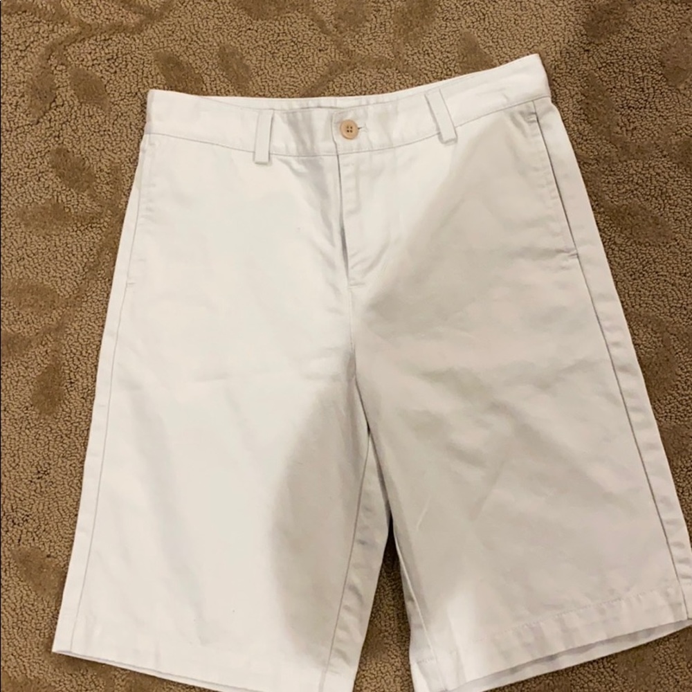 Vineyard vines tan shorts